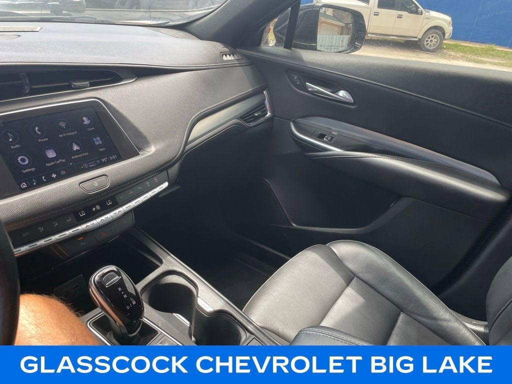 2022 Cadillac XT4 AWD Premium Luxury